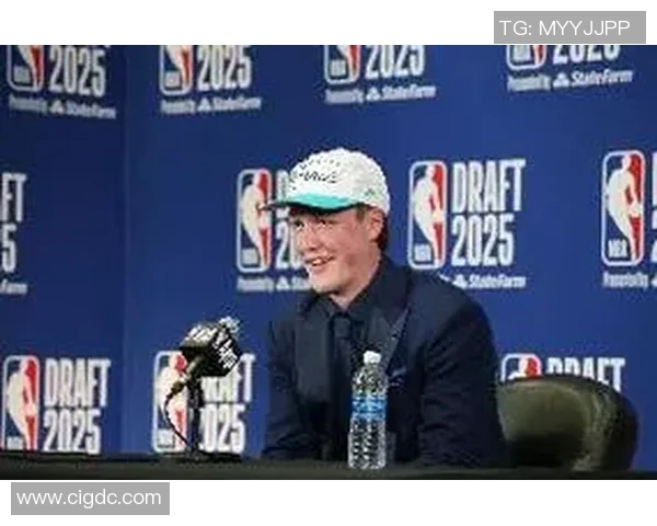 NBA新赛季黑马:黄蜂队4号秀克尼佩尔强势登顶新秀榜 NBA新赛季黑马:黄蜂队4号秀克尼佩尔强势登顶新秀榜